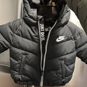 Nike Boy's NSW Synthetic Fill Hooded Jacket toddlers size 12M NWT